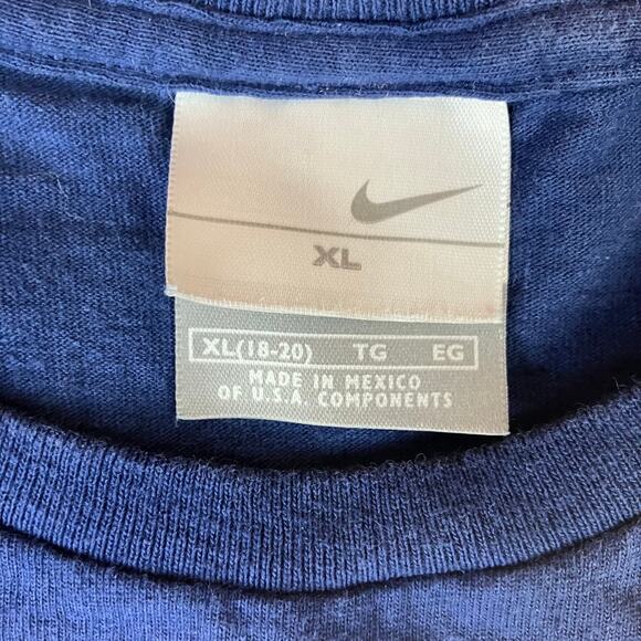 Vintage 1990s Nike Silver Tag Navy Blue Essential T-shirt - Picture 4 of 7